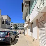 Eris Apartment, 2 Minute Walk To 아파트 *
