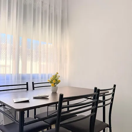 Eris Apartment, 2 Minute Walk To 아파트 *