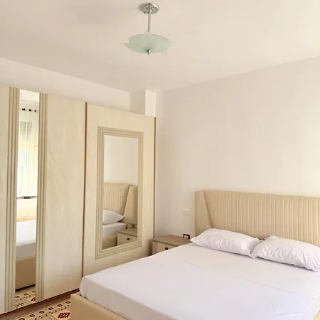 아파트 Eris Apartment, 2 Minute Walk To Durrës