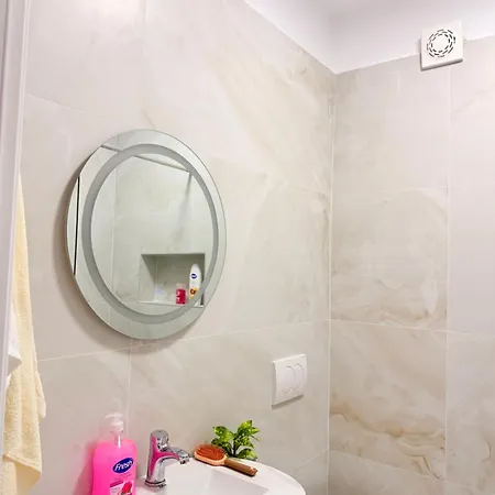 Eris Apartment, 2 Minute Walk To *