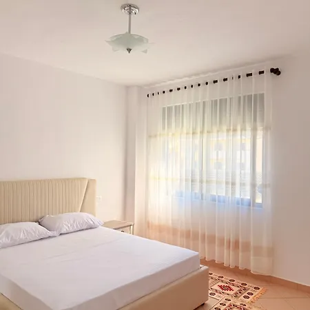 Eris Apartment, 2 Minute Walk To