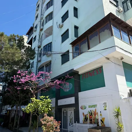 아파트 Eris Apartment, 2 Minute Walk To Durrës