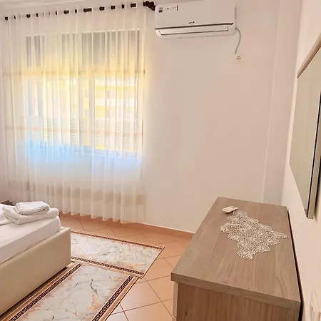 Eris Apartment, 1 Minute Walk To Δυρράχιο